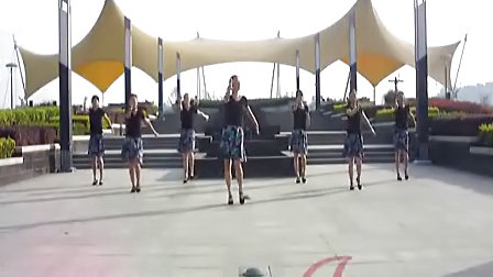 青儿广场舞 庆祝国庆进行曲