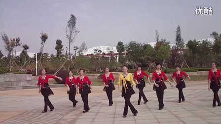 格格广场舞 边疆泉水清又纯