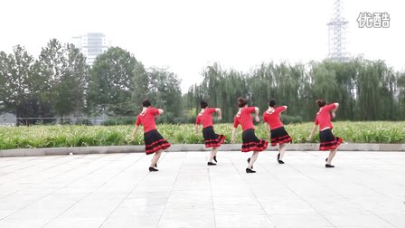云裳广场舞 踏着歌声来见你 含応子分解动作